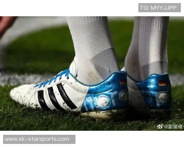 一位球星多年坚守只穿一双足球鞋的执着故事